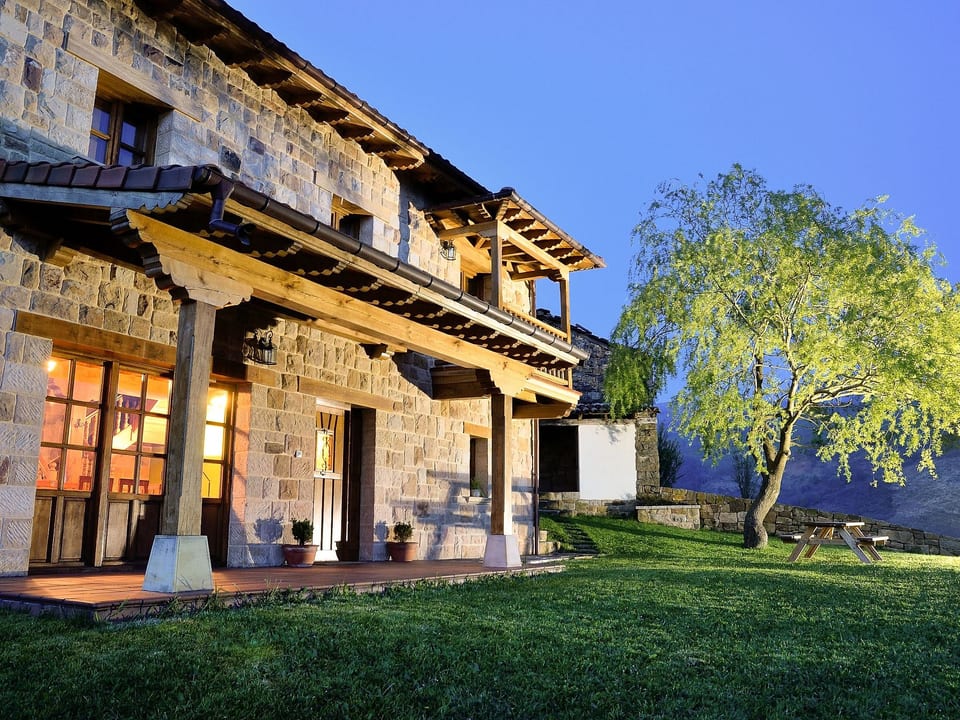 Fachwerkhaus con jardín - Cantabria