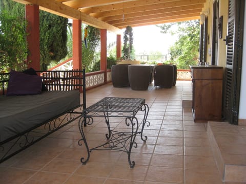 Ferienvilla mit Garten, Grill und Terrasse