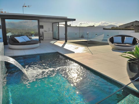 mit Terrasse