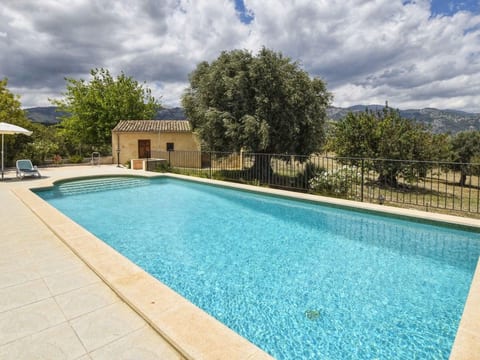 Ferienvilla mit Garten, Grill und Terrasse