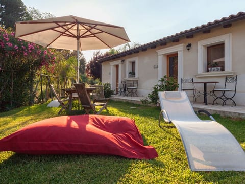 Villa dei Papiri - Exklusives Zimmer mit möbliertem Garten