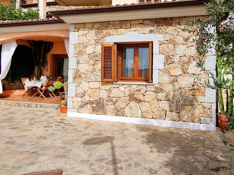 mit Kamin, Terrasse und Meerblick