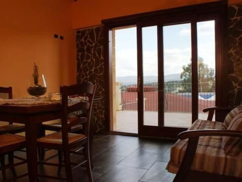 Große Wohnung mit Schwimmbad und Jacuzzi