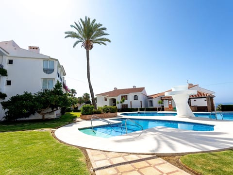 Schöne Wohnung mit Pool und malerischer Aussicht