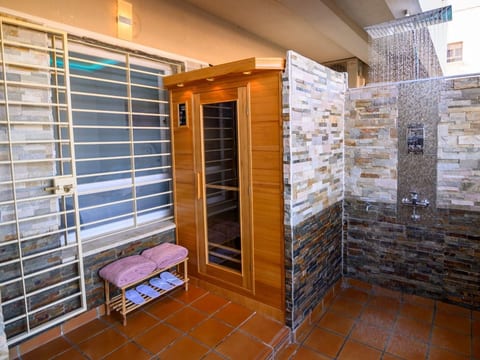 Oceanum Spa Deluxe Apartment mit Jacuzzi und Sauna
