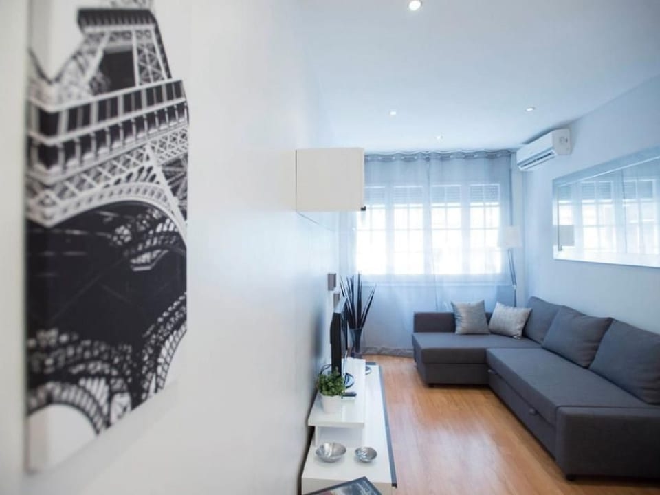 Apartamento con estacionamiento privado - Barcelona