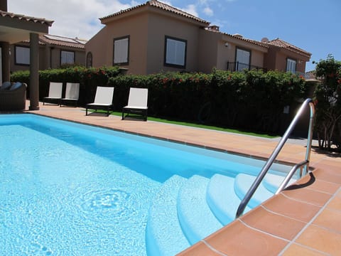 Villa meloneras mit ganztägiger Sonne am Pool