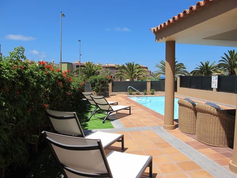 Villa meloneras mit ganztägiger Sonne am Pool