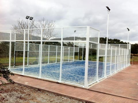 Renoviertes Ferienhaus in Sant Carles De Peralta mit Eigenem Pool