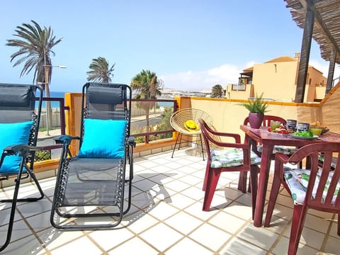Schöne Ferienwohnung mit Terrasse und Meerblick