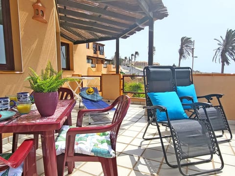 Schöne Ferienwohnung mit Terrasse und Meerblick