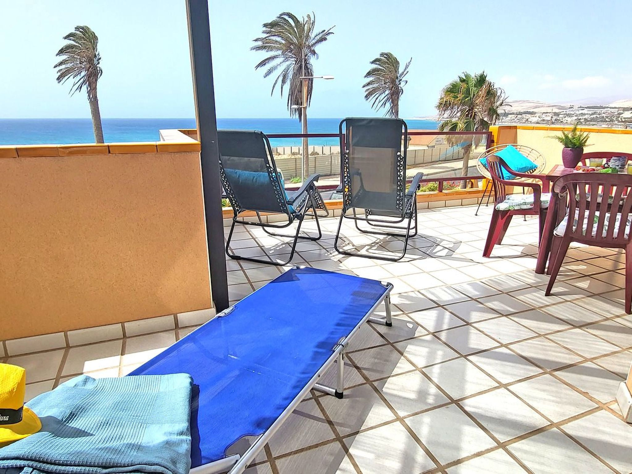 Schöne Ferienwohnung mit Terrasse und Meerblick