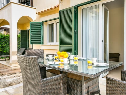 Modernes Apartment mit Gemeinschaftspool