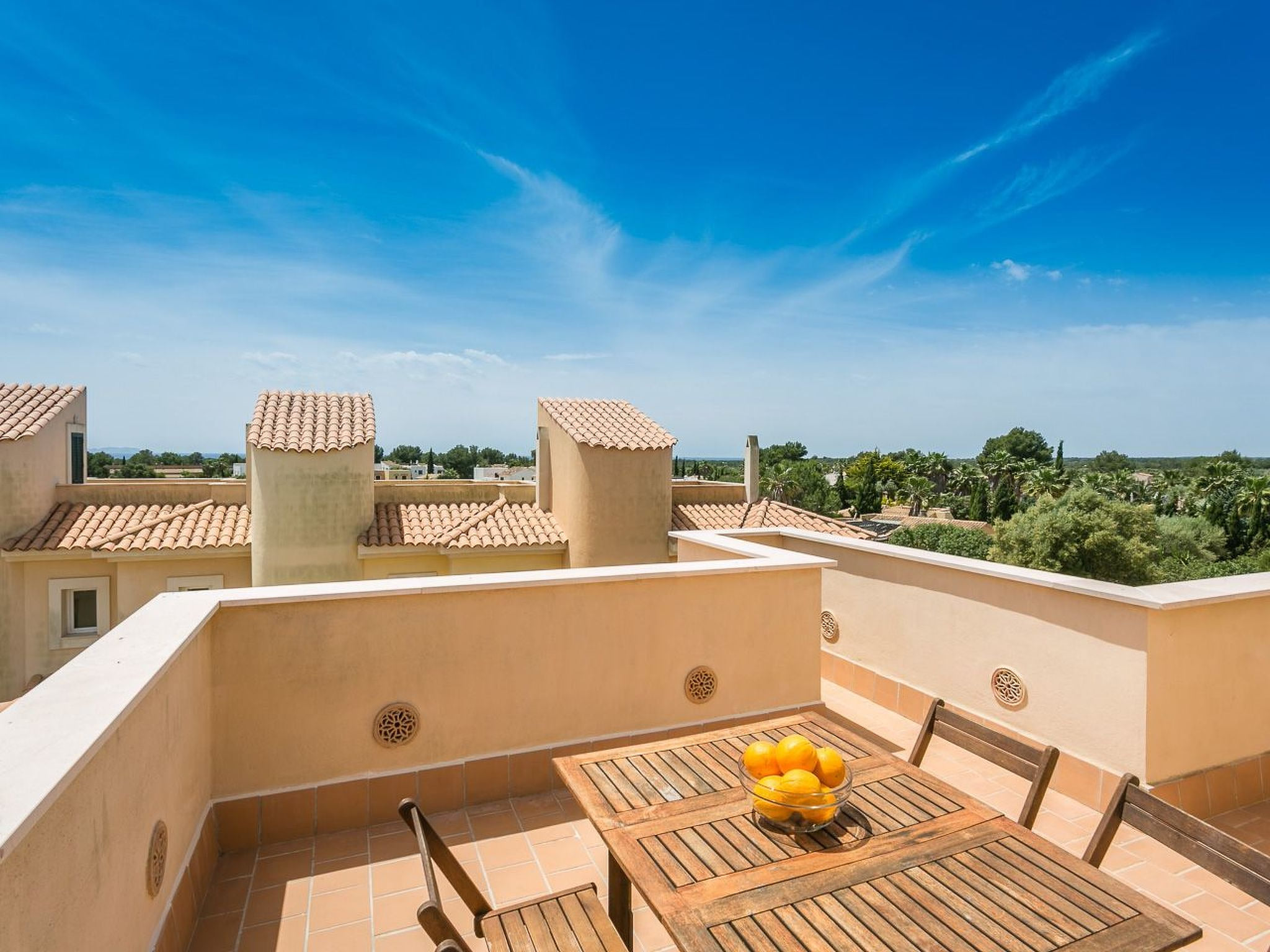Wohnung mit gemeinsamem Pool, Grill und Meerblick