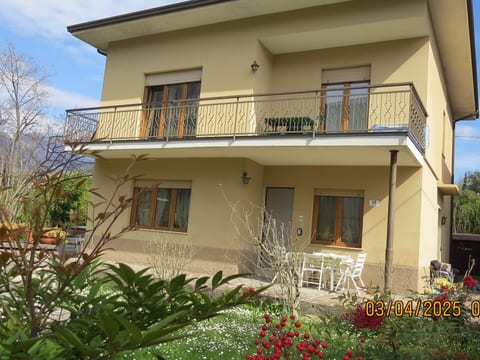 Villa im Grünen in Riva del Garda mit Terrasse