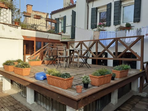 mit privater Terrasse