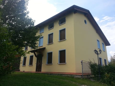 Gemütliche Ferienwohnung in Seghe mit Grill und Garten