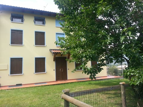 Gemütliche Ferienwohnung in Seghe mit Grill und Garten