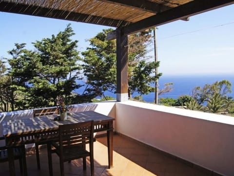 Dammuso mit Terrasse und Meerblick