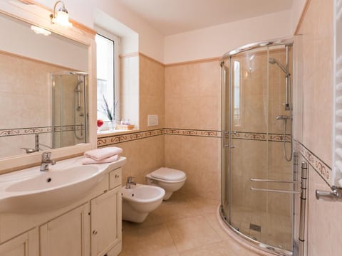 Wohnung in Carovigno mit Terrasse und Grill