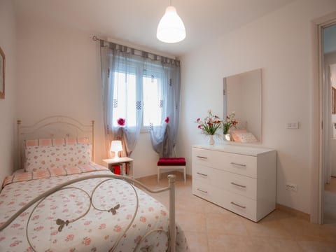 Wohnung in Carovigno mit Terrasse und Grill