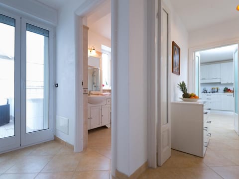 Wohnung in Carovigno mit Terrasse und Grill