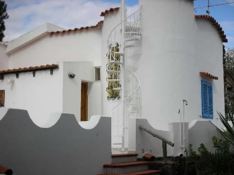 Villa Noir in Vulcanello