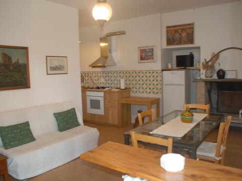 Unabhaengige Wohnung in Amelia mit Grill und Gar