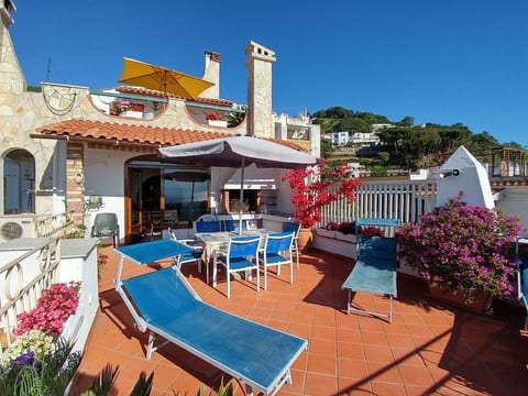 Wohnung mit großer Terrasse und Meerblick
