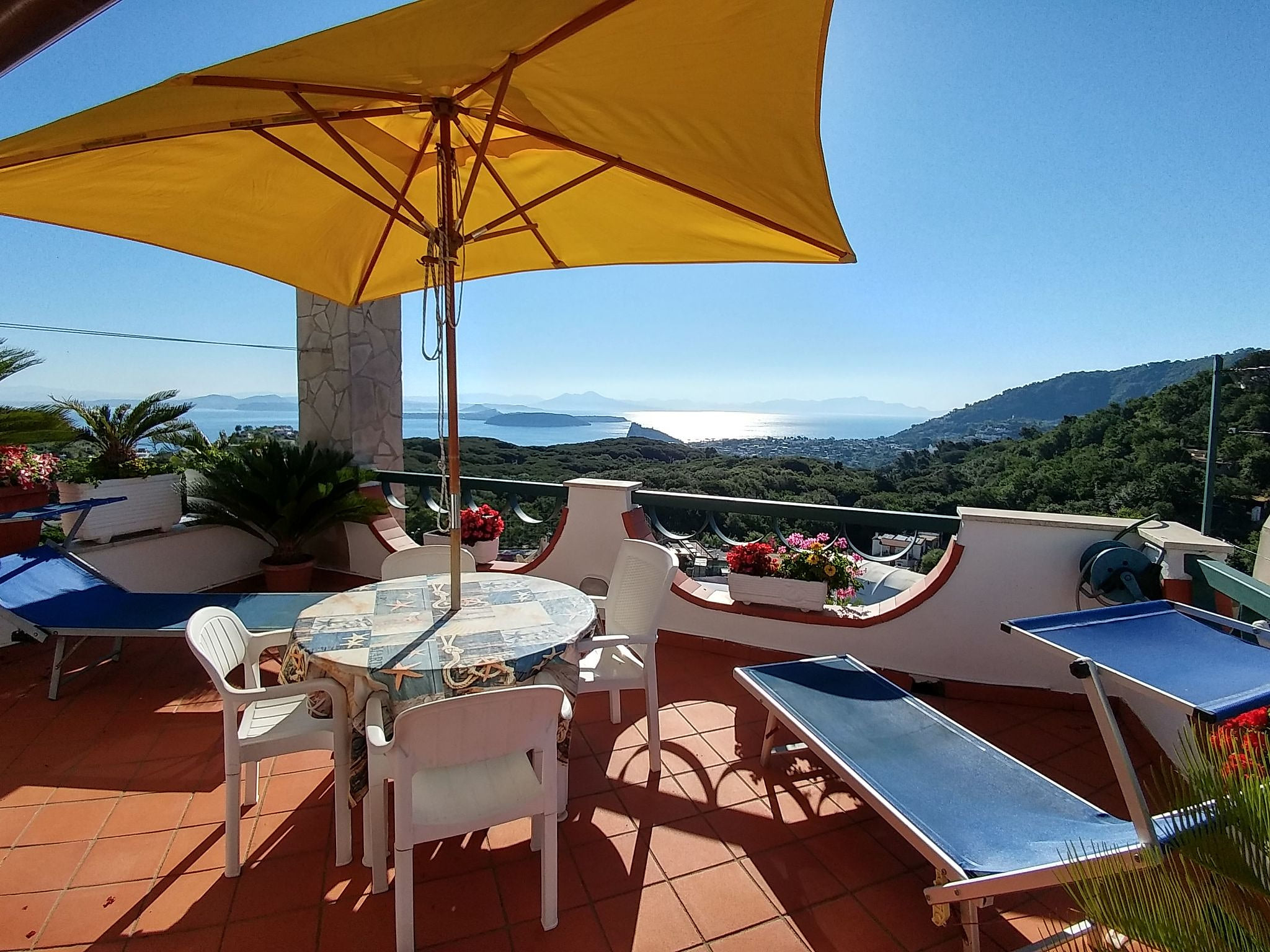Wohnung mit großer Terrasse und Meerblick