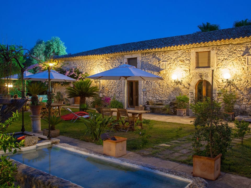 Villa dei Papiri - Mini-Doppelwohnung auf zwei Ebenen mit Küche und eigenem Gar - Fontane Bianche