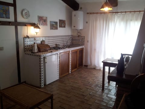 Unabhaengige Wohnung in Amelia mit Garten, Grill