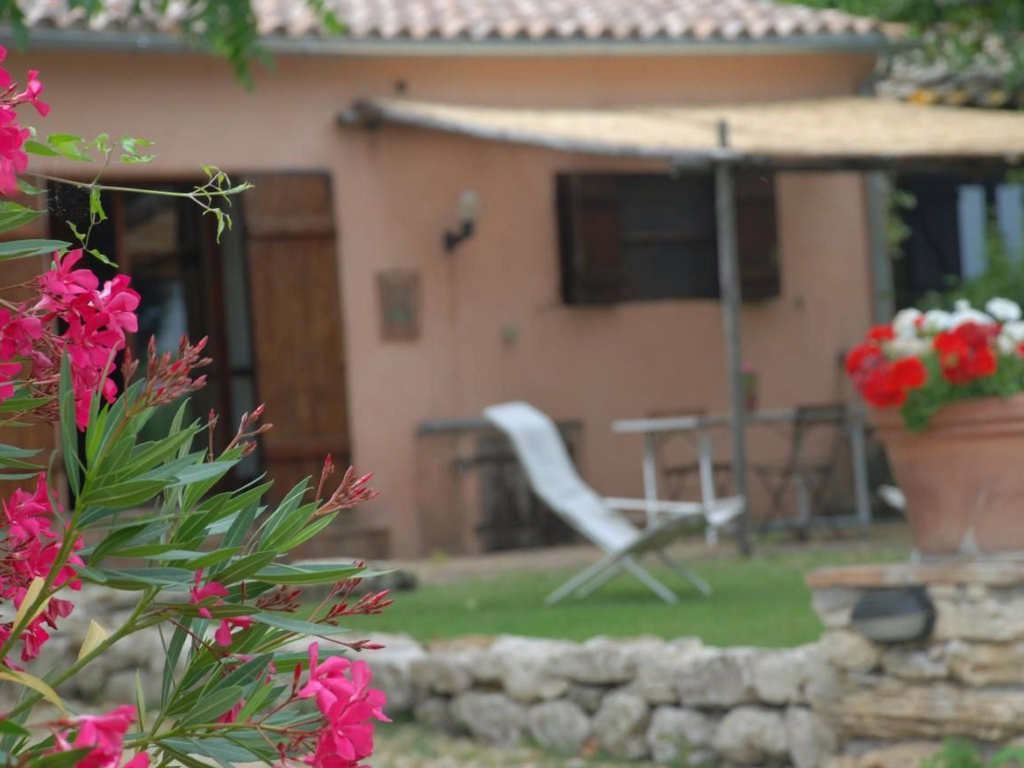 Unabhaengige Wohnung in Amelia mit Garten, Grill