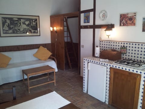 Unabhaengige Wohnung in Amelia mit Garten, Grill