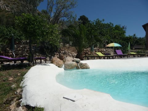 Manderino-Panoramasuite mit Park und Pool