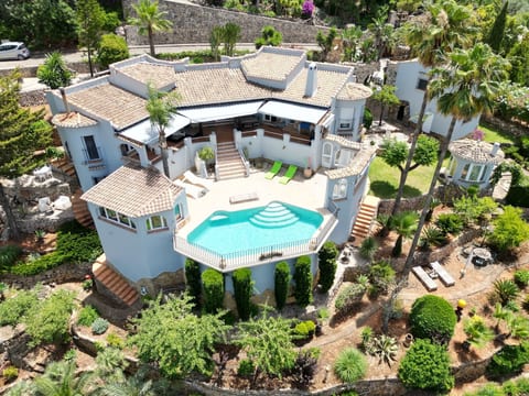 Finca mit Pool und Panoramablick in Monte Pego