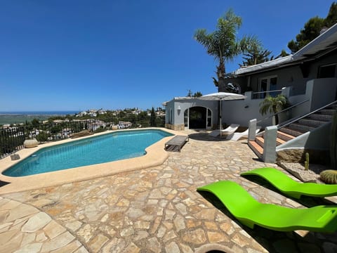 Finca mit Pool und Panoramablick in Monte Pego