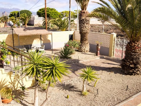 Geräumiges Haus mit exklusivem Schwimmbad und Solarium.