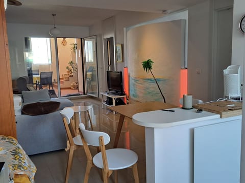 Schönes Appartement mit Grill, Pool und Terrasse