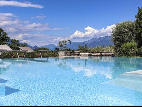 Wohnung mit Seeblick in Villa Elena