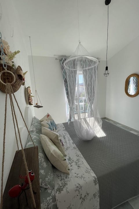 Haus in La Caletta mit Garten und Grill