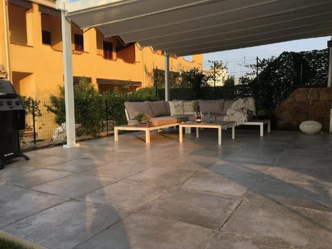 Haus in Budoni mit privatem Parkplatz