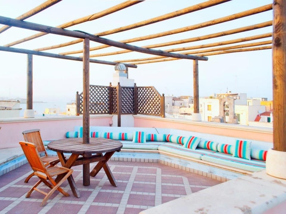 Alojamiento sobre los techos de Otranto con una enorme terraza en la azotea - Porto Cesareo
