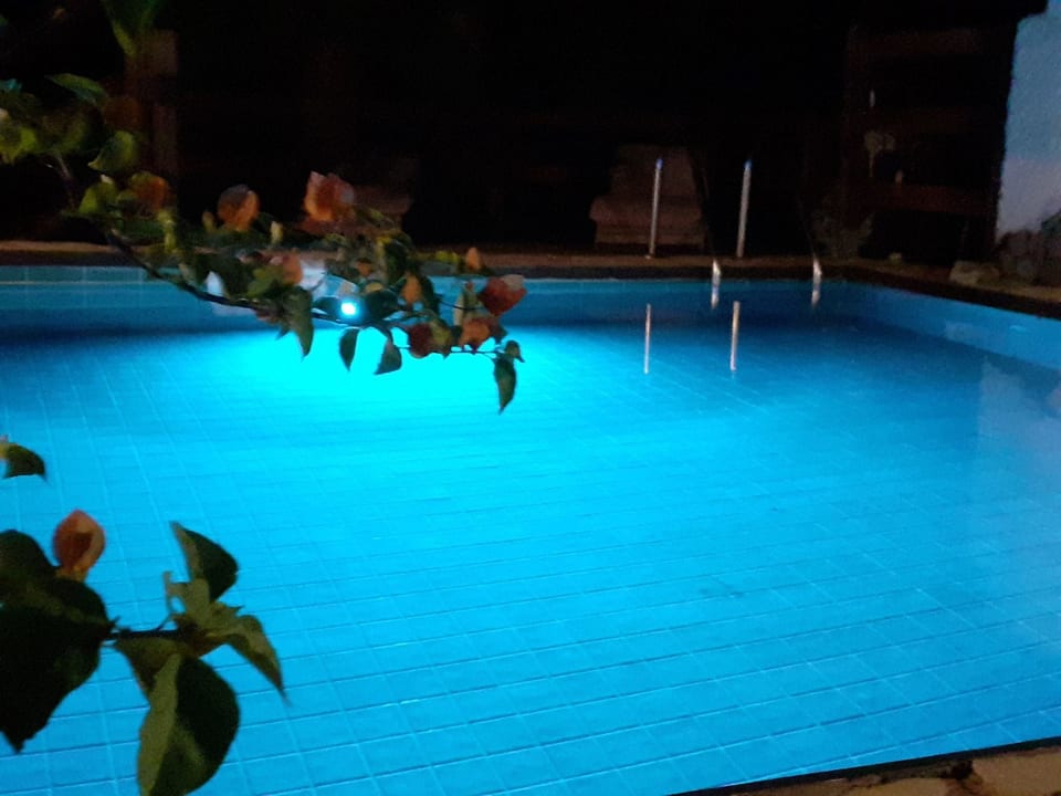 Rustikale Villa mit Steinpool - Alghero