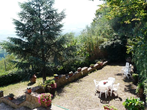 Villa 'Cimpoli casa' mit Garten und Grill