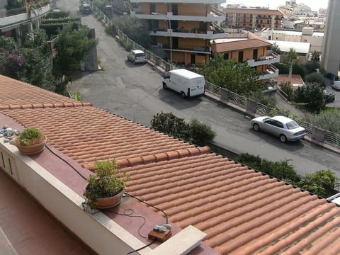 mit Terrasse