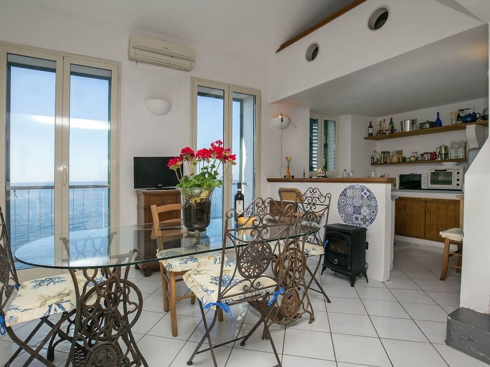 Villa sur une falaise naturelle avec vue sur la mer, à quelques pas - Province of Salerno