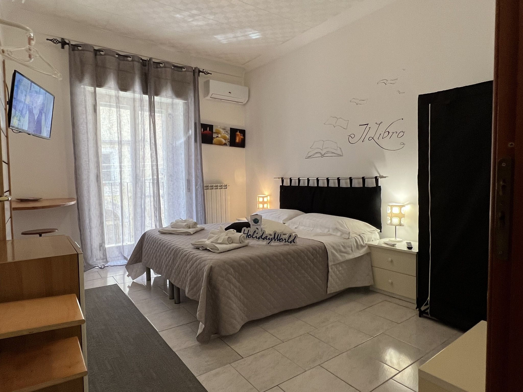 Wohnung 'The Book' mit Balkon