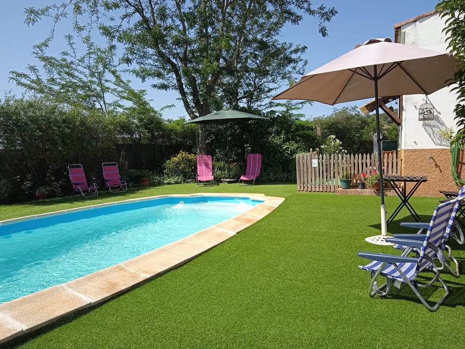 Finca Cottage con piscina condivisa - Alcuéscar