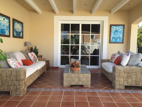Casa Paraiso - Villa mit überdachter Terrasse